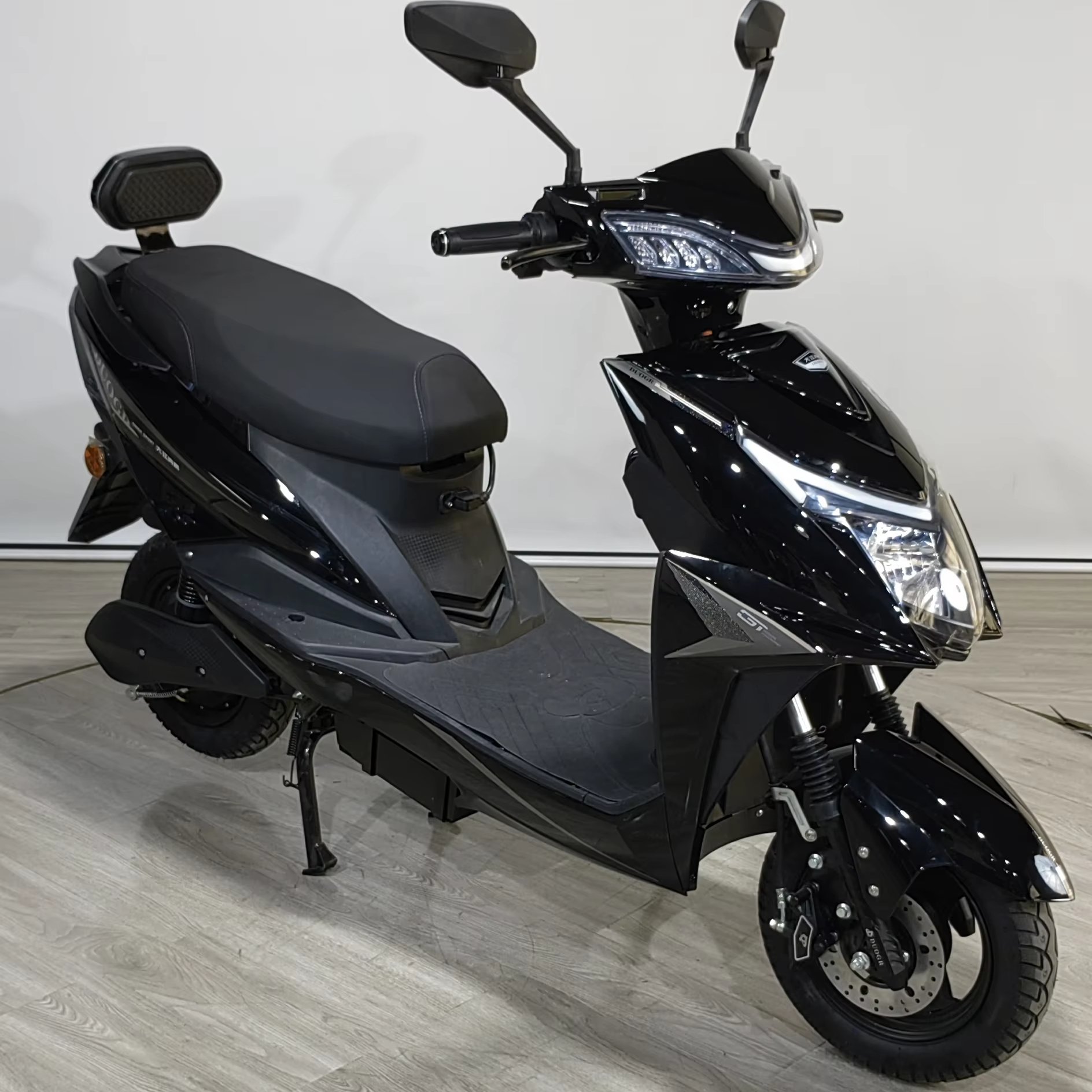 Adult Cheaper Electric Scooter 60V/72V CKD Electric Motorcycle Disc Brake Racing Scooter Electric Street Legal